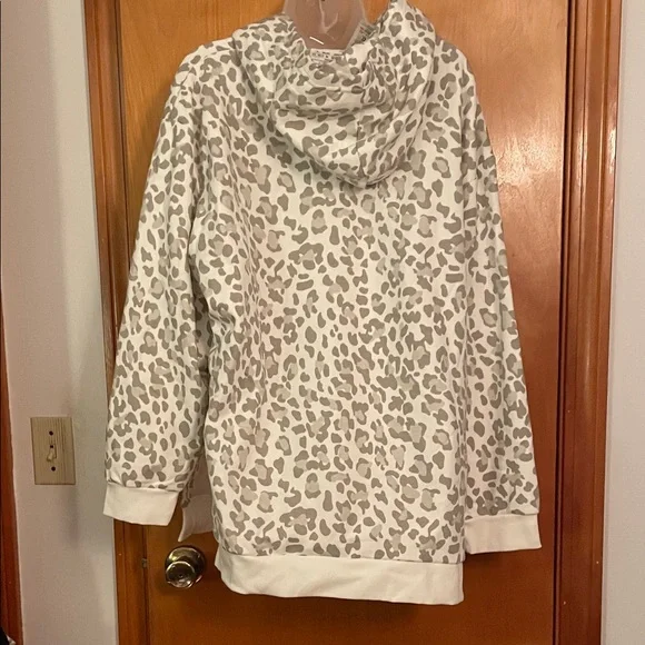NFL Bengals Apparel Leopard Print Hoodie - Picture 5 of 7